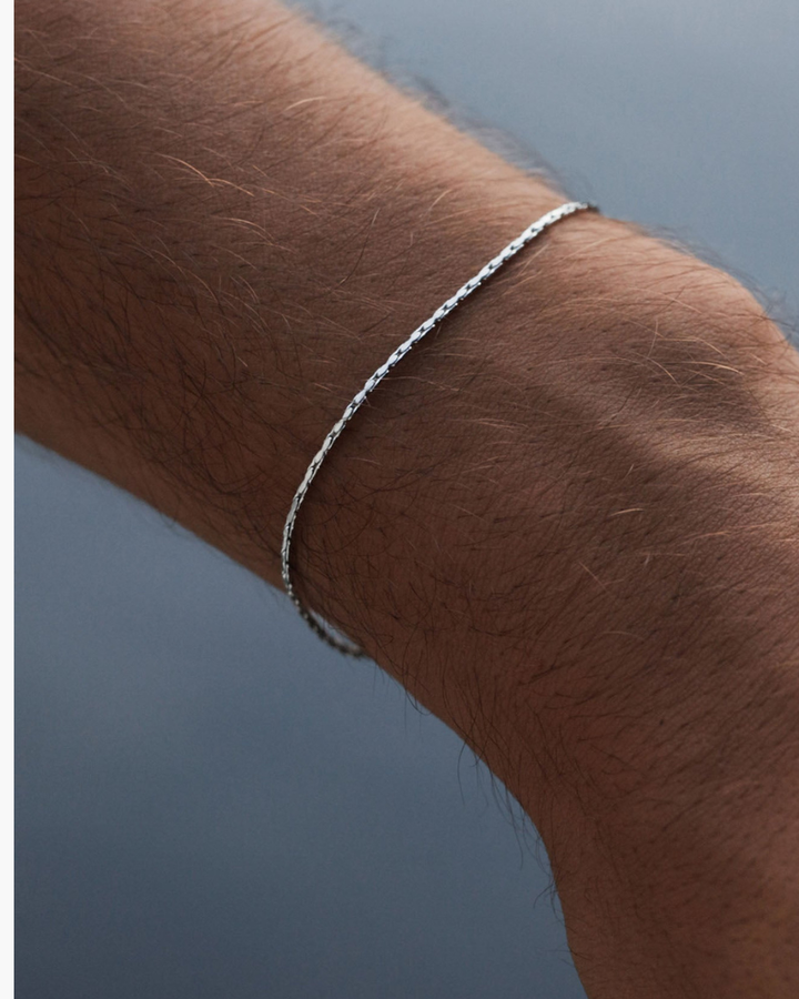 WIRE CHAIN BRACELET